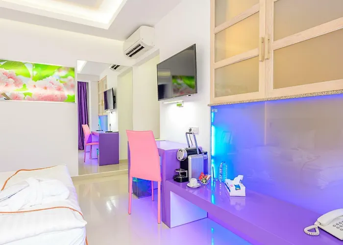 Deluxe King Room